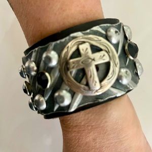 Black Leather Metal and Jewels Bracelet